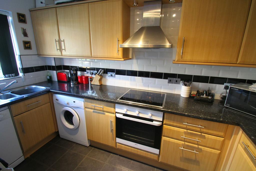 Devonshire Gardens, Bursledon, Southampton, SO31 1 bed terraced house to rent £850 pcm (£196 pw)