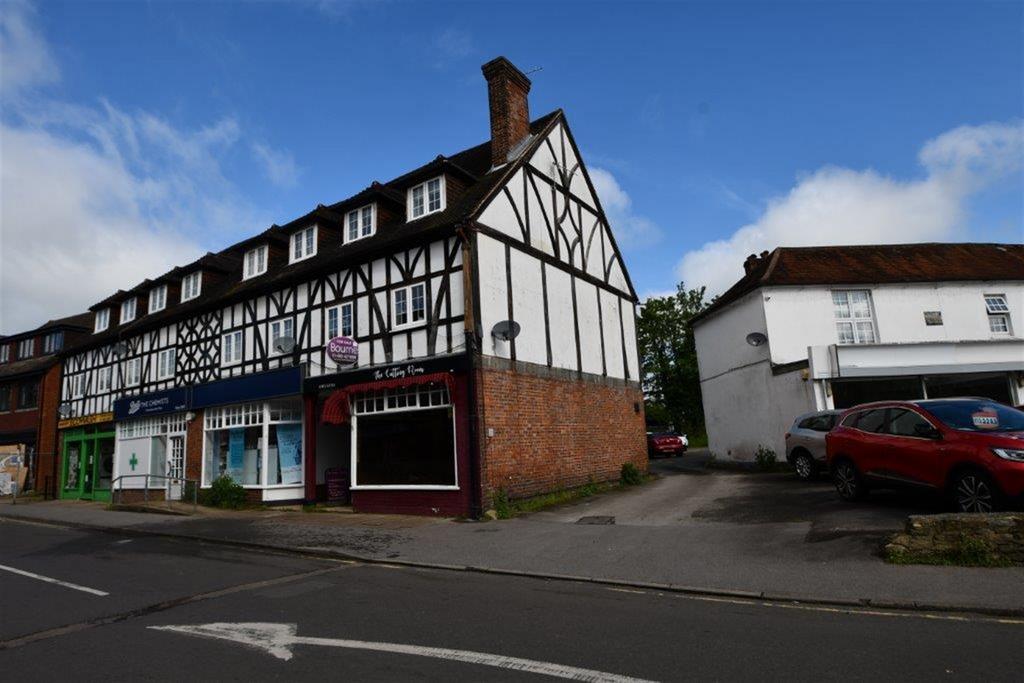 3 bedroom 1st Floor in 3 bed for sale