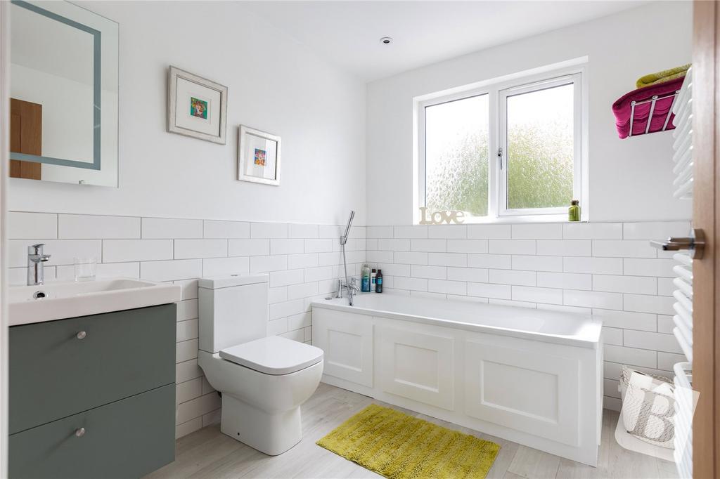 En-Suite Bathroom