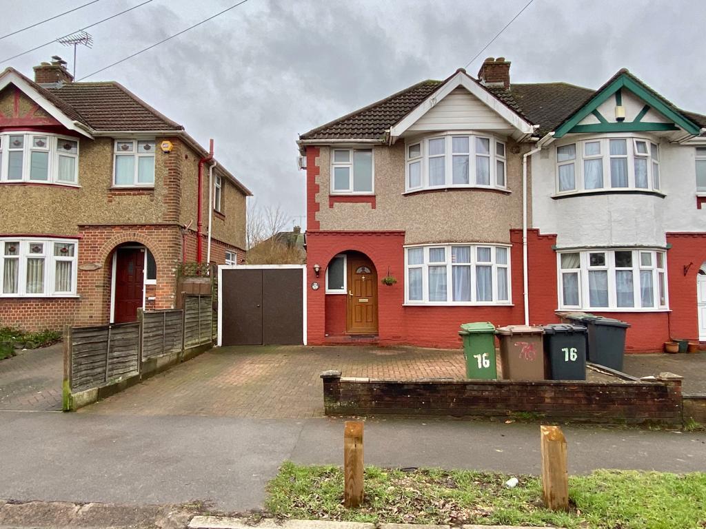 Somerset Road, Luton LU2 3 bed semidetached house for sale £360,000