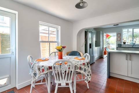 5 Langley Road, Beckenham, BR3 4AE
