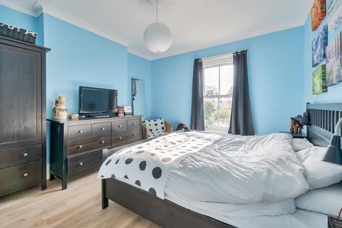 5 Langley Road, Beckenham, BR3 4AE