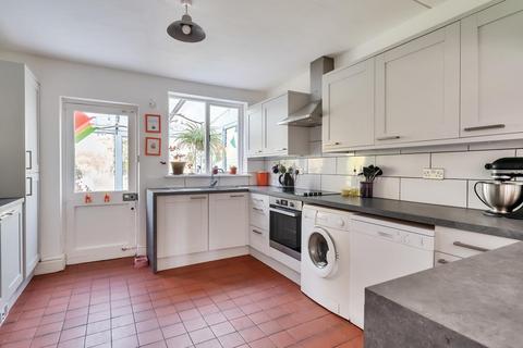 5 Langley Road, Beckenham, BR3 4AE