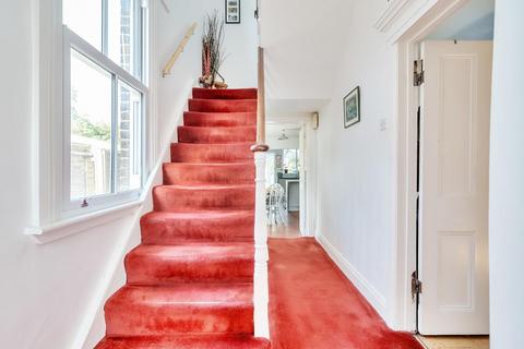 5 Langley Road, Beckenham, BR3 4AE