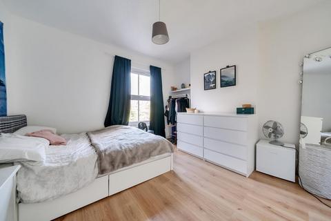 5 Langley Road, Beckenham, BR3 4AE