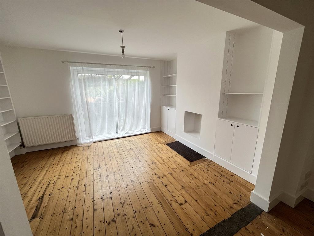 Casino Avenue, London, SE24 3 bed end of terrace house £2,800 pcm (£