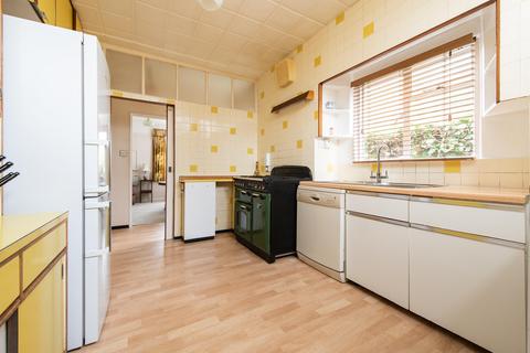 5 bedroom detached house for sale, Moultrie Road, Rugby, Warwickshire, CV21