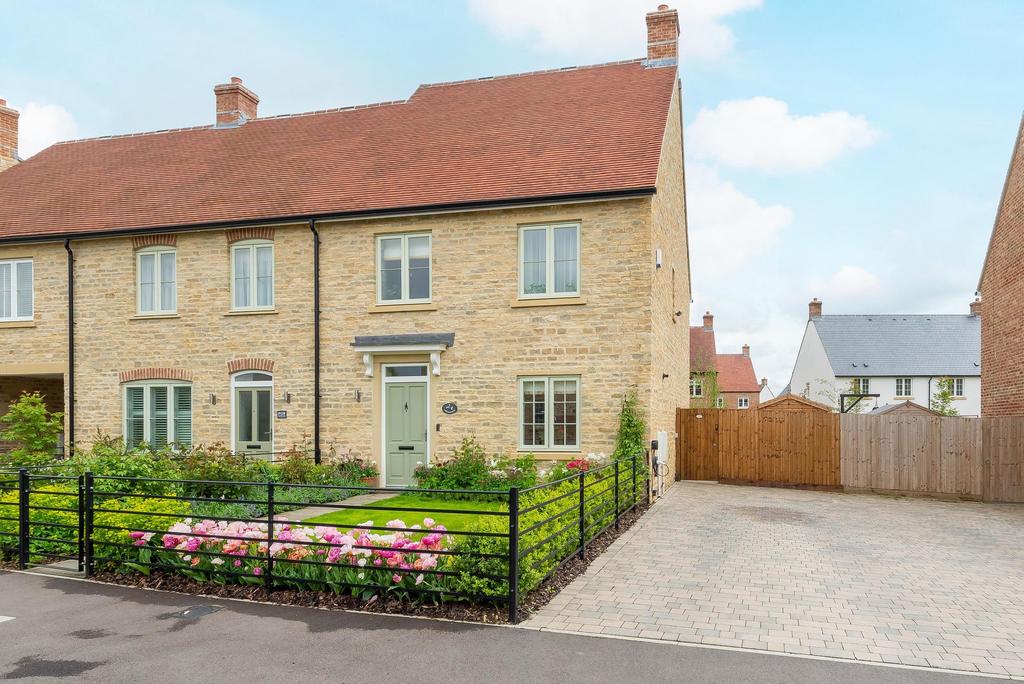 Cowells Road, Woodstock, OX20 3 bed semidetached house for sale £635,000