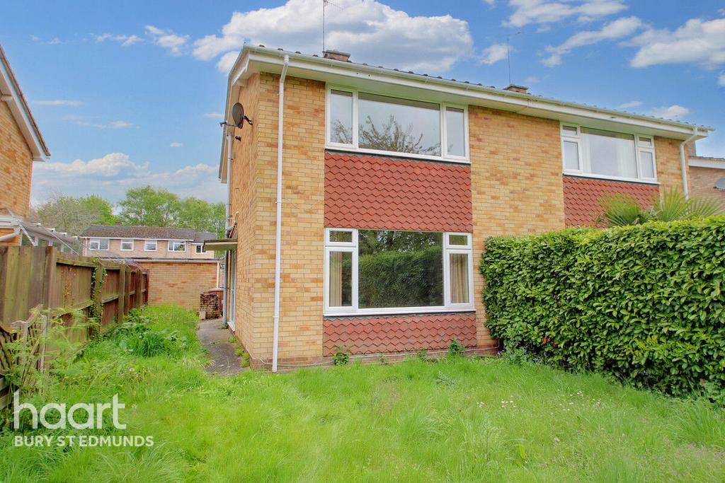 Huntingfield Road, Bury St Edmunds 3 bed semidetached house for sale £240,000