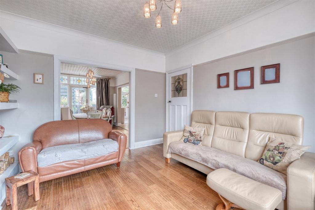 Haden Hill Road, Halesowen, B63 3NQ 3 bed semidetached house £375,000