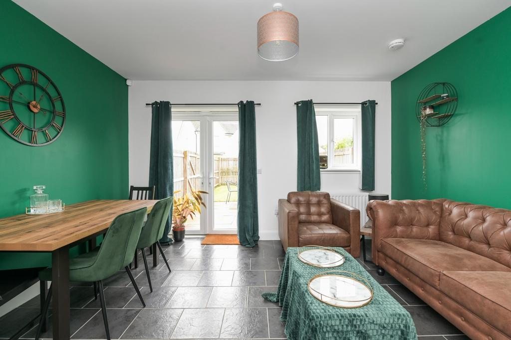16 Gilmerton Station Road, Edinburgh... 4 bed link detached house £