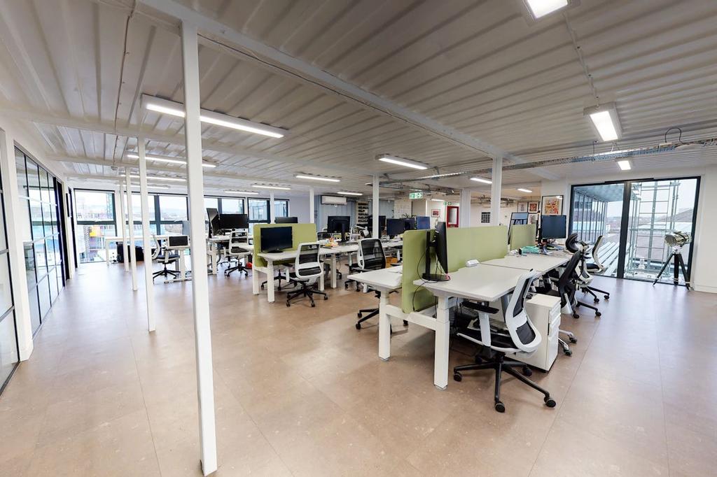 5th Floor212 Regents Park Road12152020 125054.jpg