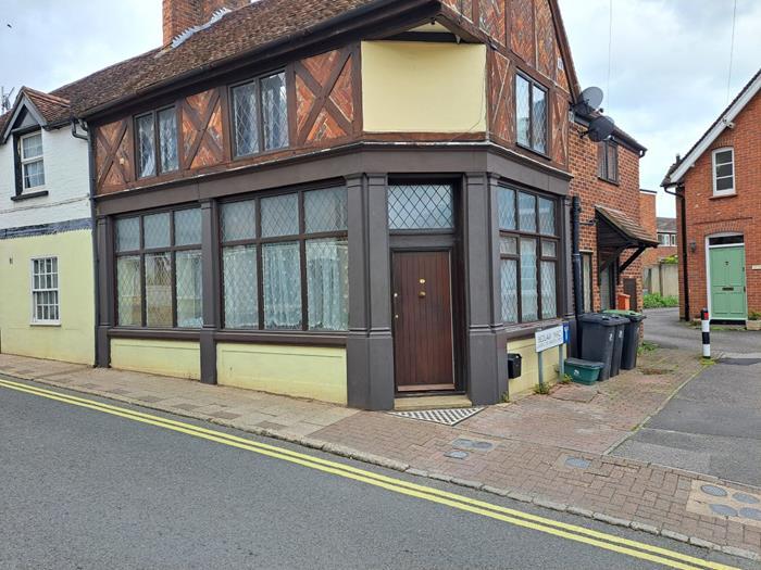 Salisbury Street, Blandford Forum DT11 1 bed flat £500 pcm (£115 pw)