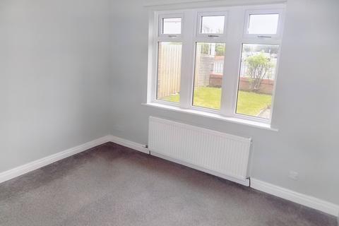 4 bedroom detached house to rent - Warbreck Hill Road, Blackpool FY2
