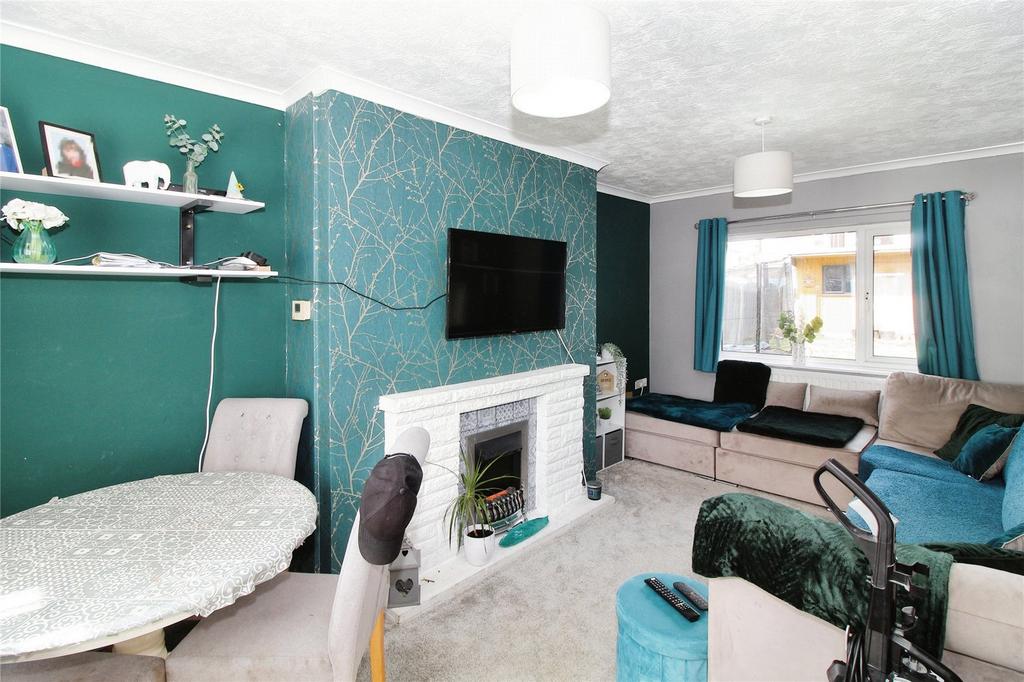 Mary Street, Eckington, Sheffield, Derbyshire, S21 2 bed semidetached