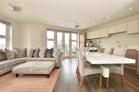 2 bedroom flat for sale, Avocet Way, Finberry, Ashford, Kent