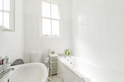 24b Almeric Road, London, SW11 1HL