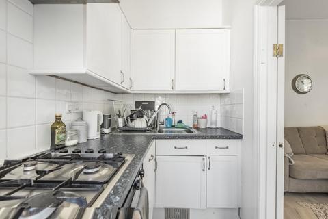 24b Almeric Road, London, SW11 1HL