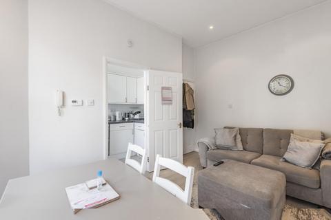 24b Almeric Road, London, SW11 1HL