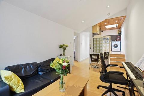 2 bedroom apartment to rent, Loftus Road, London, W12