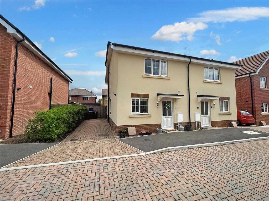 Granby Way, Ludgershall 3 bed semidetached house £300,000