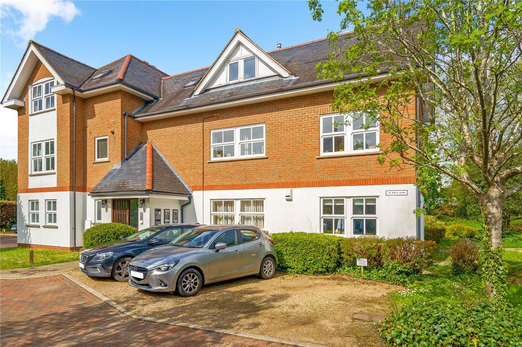 Poets Court, Milton Road, Harpenden... 1 bed apartment - £300,000