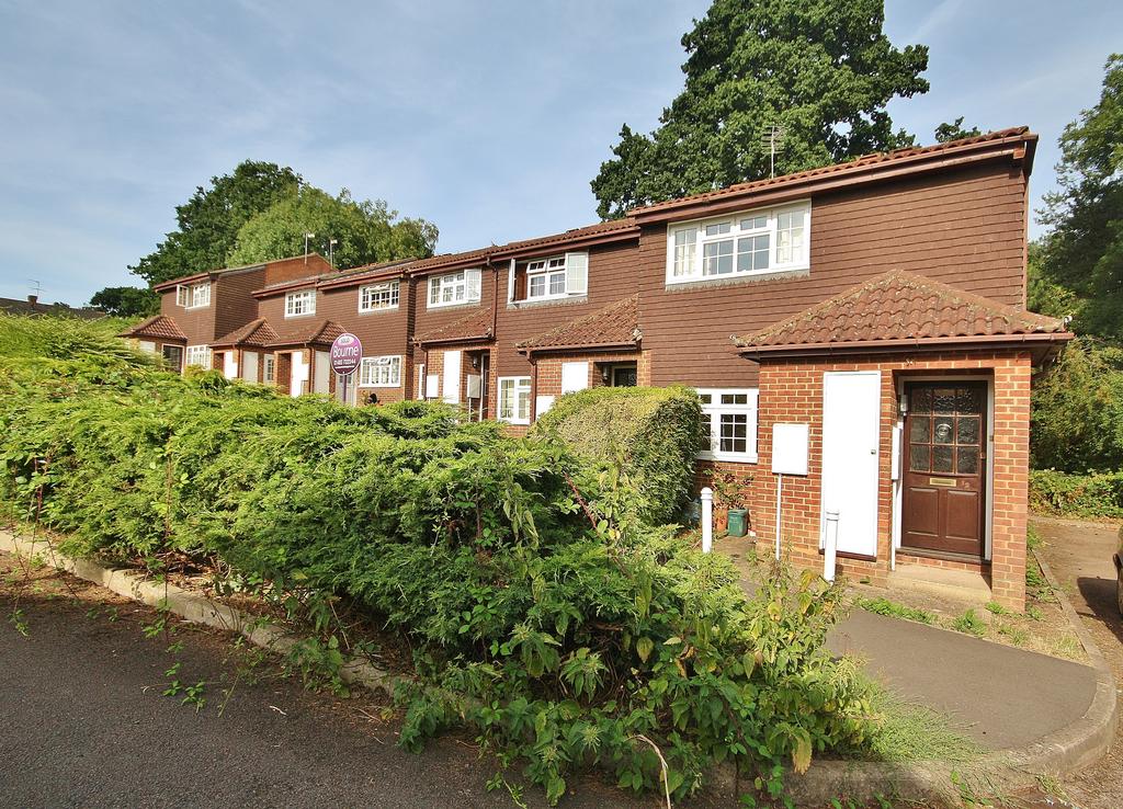 Ashley Court, St Johns, Woking, Surrey, GU21 1 bed apartment £1,195