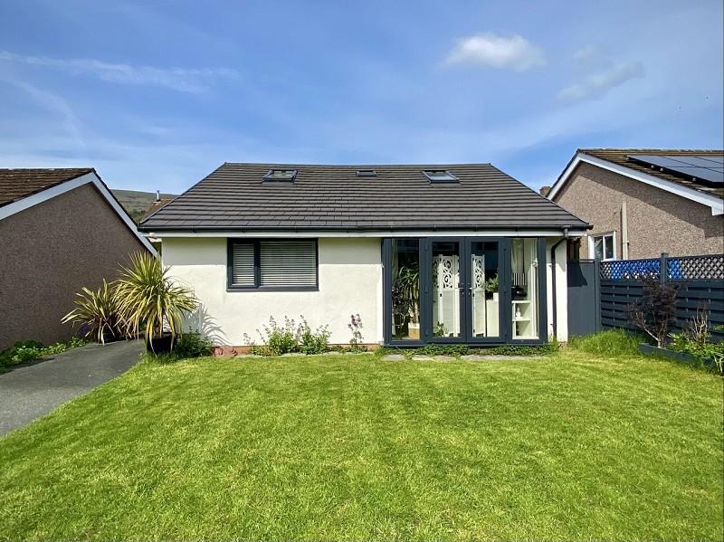 Oakfield Drive, Crickhowell, Powys. 3 bed bungalow for sale £399,950