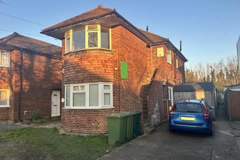 3 bedroom flat to rent, Staines-upon-thames,  Surrey,  TW19