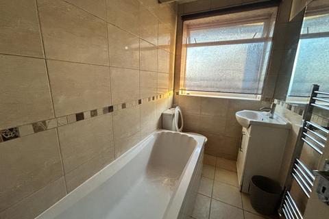 3 bedroom maisonette to rent, Staines-upon-thames,  Surrey,  TW19