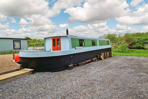 2 bedroom houseboat to rent, Blagdon Water, Holsworthy EX22