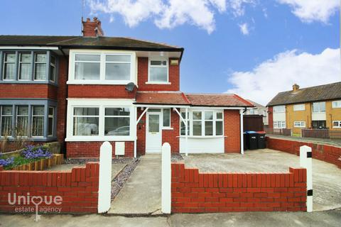 4 bedroom end of terrace house for sale - Radcliffe Road,  Fleetwood, FY7