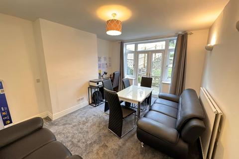 undefined, Desborough Avenue, Hp11