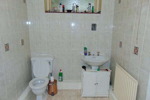 81 Varley Road, London, E16 3NR