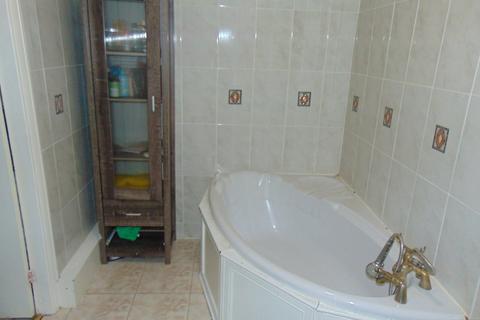 81 Varley Road, London, E16 3NR