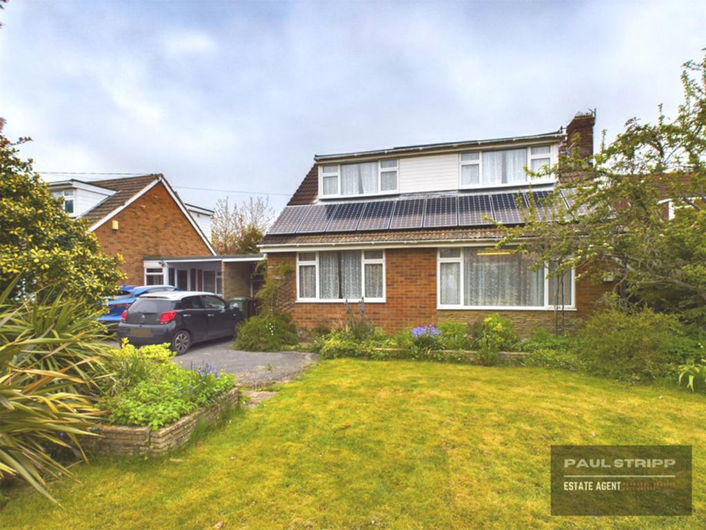 North Trade Road, Battle, TN33 3 bed link detached house for sale £