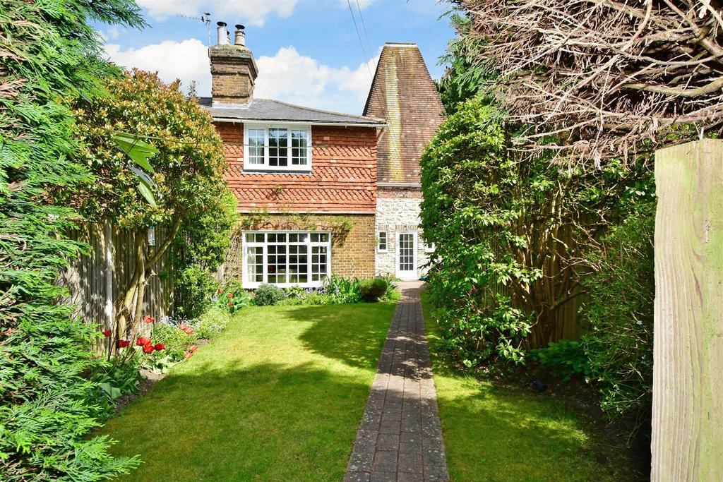 Church Street, Boughton Monchelsea, Maidstone, Kent 4 bed semidetached