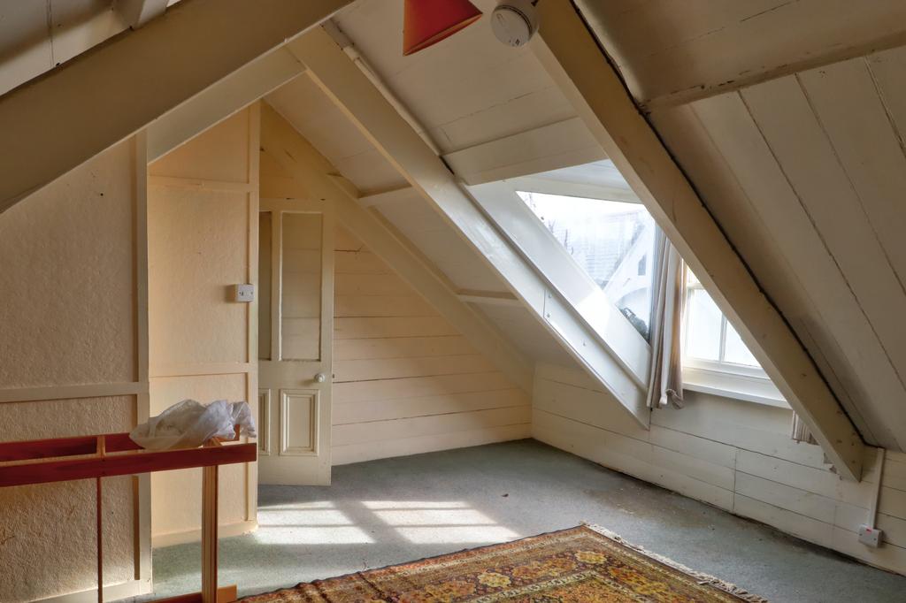 Attic 2nd Floor Fore Street St Ives