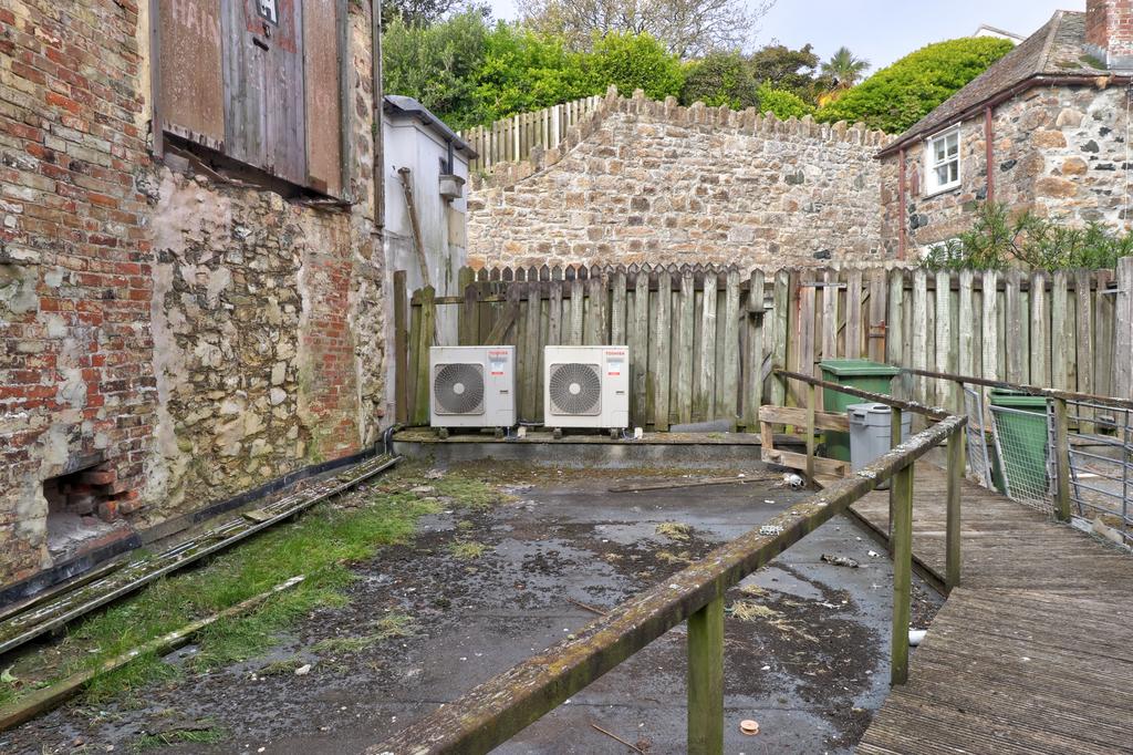 Access Upper Floor Fore Street