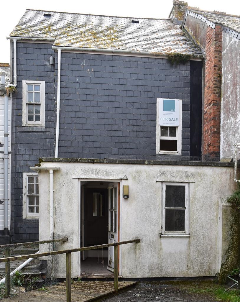 Access - Upper Floor Flat - Fore Street