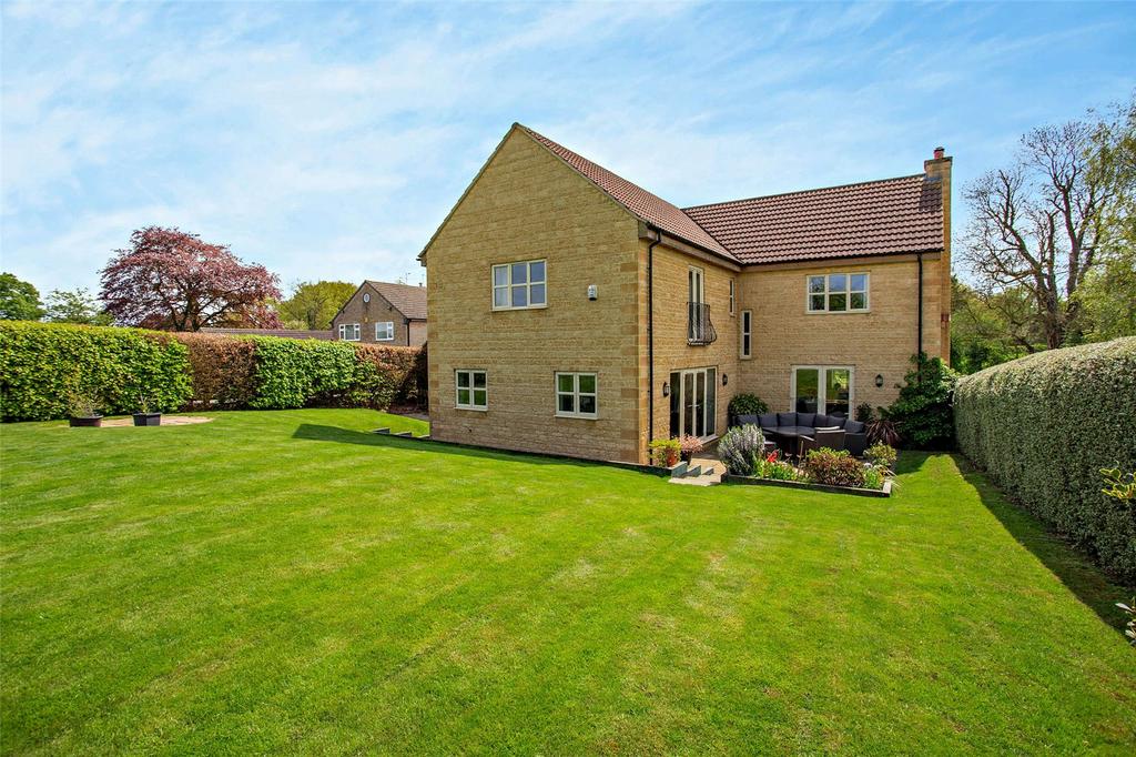 Oundle Road, Lutton, Northamptonshire, PE8 4 bed detached house for
