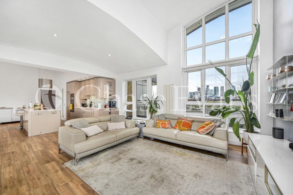 St. Davids Square, London E14 3 bed apartment for sale £1,100,000