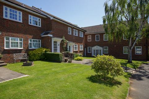 2 bedroom ground floor flat for sale, Little Orchard Close, Pinner HA5