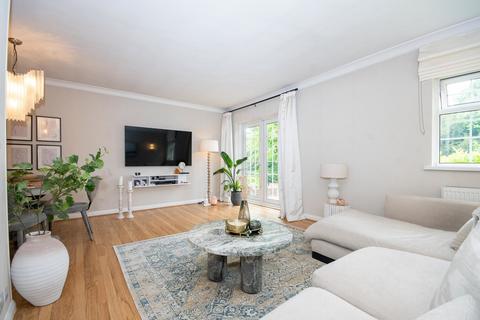 2 bedroom ground floor flat for sale, Little Orchard Close, Pinner HA5