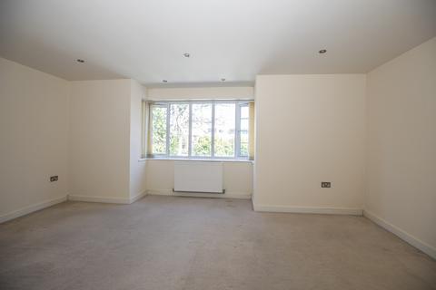 2 bedroom flat to rent, Large 2 bedroom Modern Flat