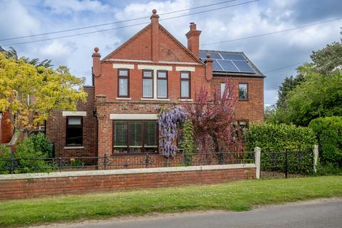 4 bedroom detached house for sale, Dersingham