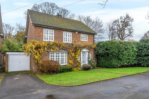 Woodland Close, Weybridge, KT13