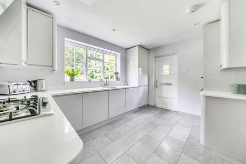 3 bedroom detached house for sale, Woodland Close, Weybridge, KT13