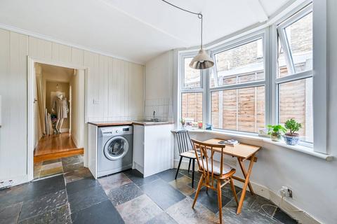 84b Brookdale Road, London, SE6 4JP