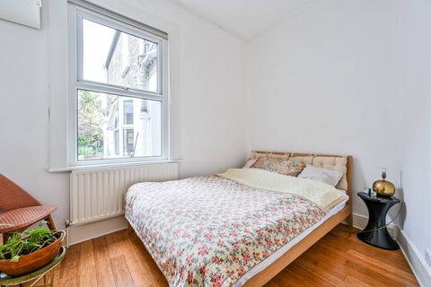 84b Brookdale Road, London, SE6 4JP